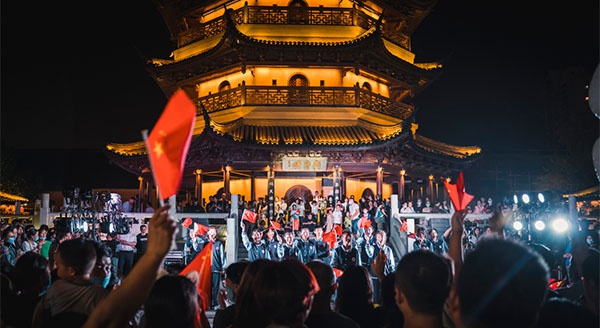 燃！快閃唱響《我和我的祖國》，國慶小長假樂游里運河！